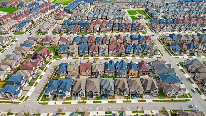 Photo 44 at 224 Cherryhurst Road, GO Glenorchy, Oakville