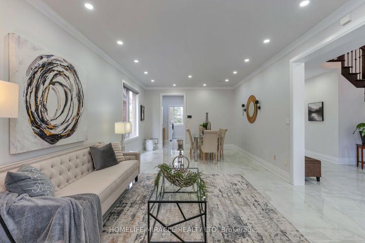 Photo 10 at 2299 Glazebrook Circle, WM Westmount, Oakville