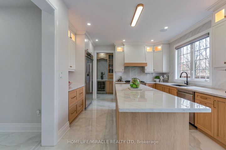 Photo 18 at 2299 Glazebrook Circle, WM Westmount, Oakville