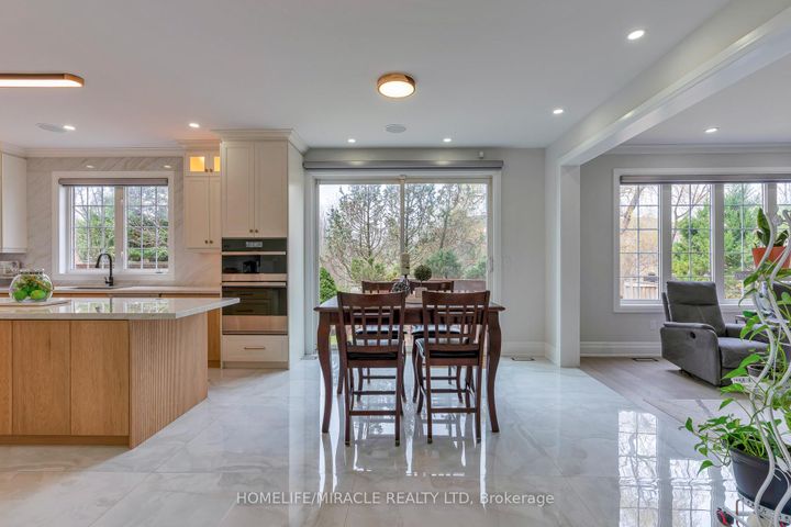 Photo 22 at 2299 Glazebrook Circle, WM Westmount, Oakville