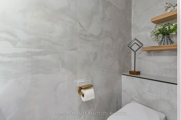 Photo 28 at 2299 Glazebrook Circle, WM Westmount, Oakville