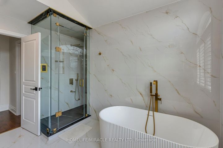 Photo 31 at 2299 Glazebrook Circle, WM Westmount, Oakville