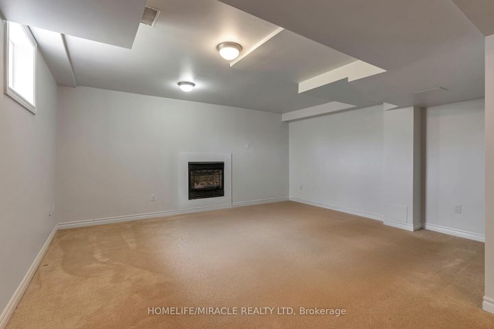 Photo 46 at 2299 Glazebrook Circle, WM Westmount, Oakville