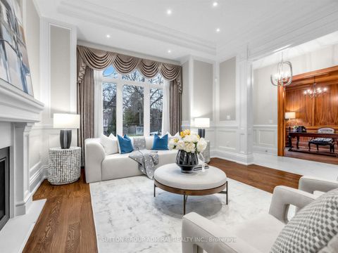 Photo 3 at 5 Lloydminster Crescent, Willowdale East, Toronto