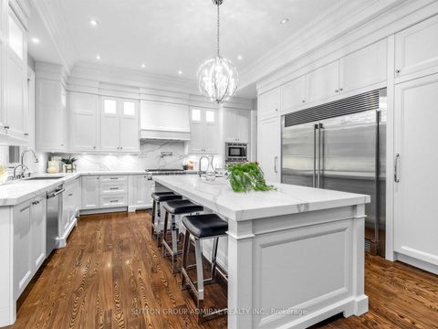 Photo 11 at 5 Lloydminster Crescent, Willowdale East, Toronto