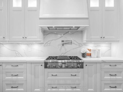 Photo 12 at 5 Lloydminster Crescent, Willowdale East, Toronto