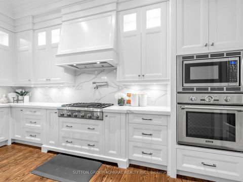 Photo 14 at 5 Lloydminster Crescent, Willowdale East, Toronto