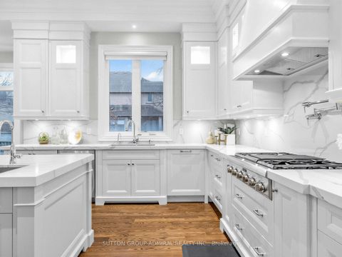 Photo 15 at 5 Lloydminster Crescent, Willowdale East, Toronto