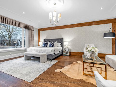 Photo 18 at 5 Lloydminster Crescent, Willowdale East, Toronto