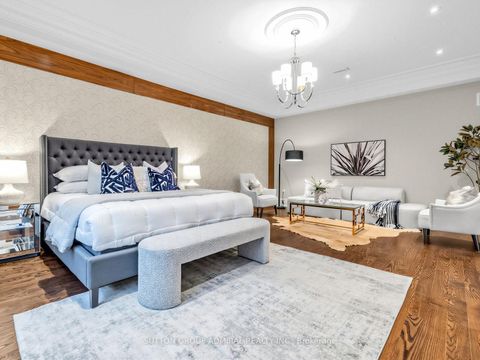 Photo 21 at 5 Lloydminster Crescent, Willowdale East, Toronto