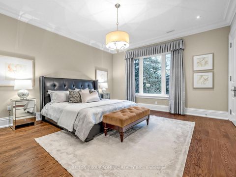 Photo 32 at 5 Lloydminster Crescent, Willowdale East, Toronto