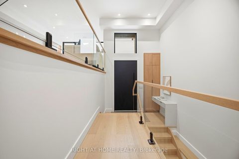 Photo 4 at 287 Valermo Drive, Alderwood, Toronto