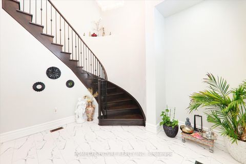 Photo 6 at 12 Castle Rock Court, Cedarwood, Markham