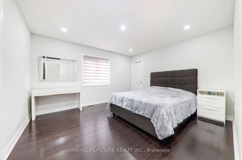 Photo 30 at 12 Castle Rock Court, Cedarwood, Markham