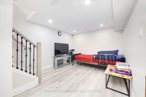 Photo 35 at 12 Castle Rock Court, Cedarwood, Markham