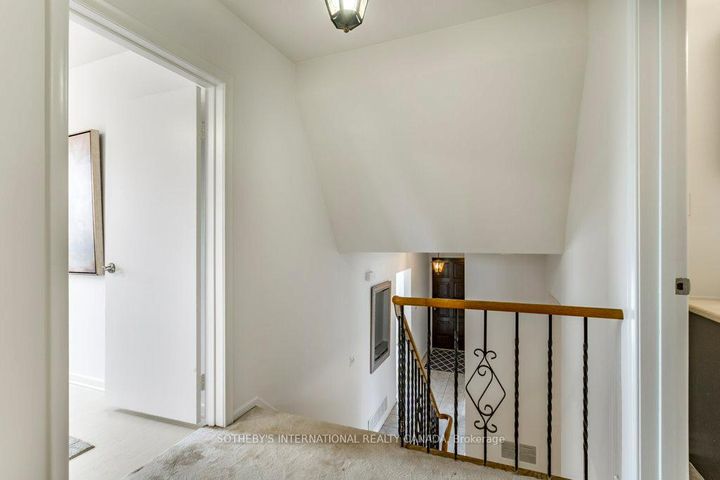 Photo 10 at 21 Summerside Crescent, Hillcrest Village, Toronto