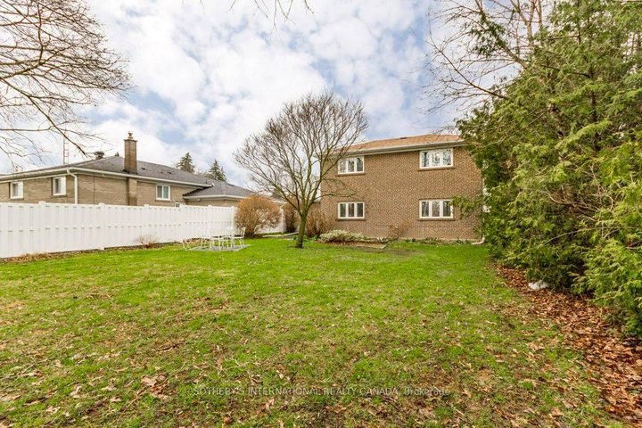 Photo 30 at 21 Summerside Crescent, Hillcrest Village, Toronto