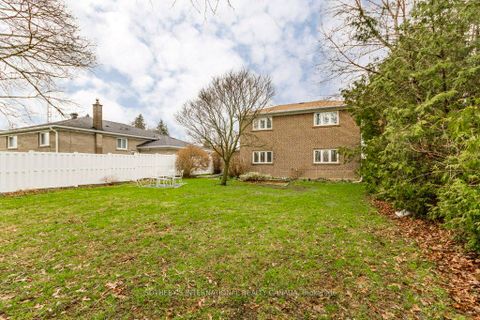 Photo 30 at 21 Summerside Crescent, Hillcrest Village, Toronto