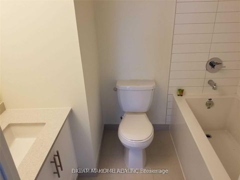 Photo 15 at 820 - 460 Adelaide Street E, Moss Park, Toronto