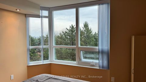 Photo 7 at 402 - 7601 Bathurst Street, Yorkhill, Vaughan