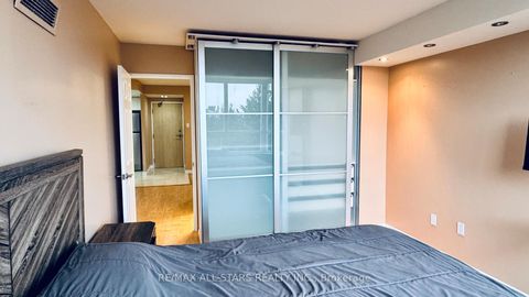 Photo 9 at 402 - 7601 Bathurst Street, Yorkhill, Vaughan