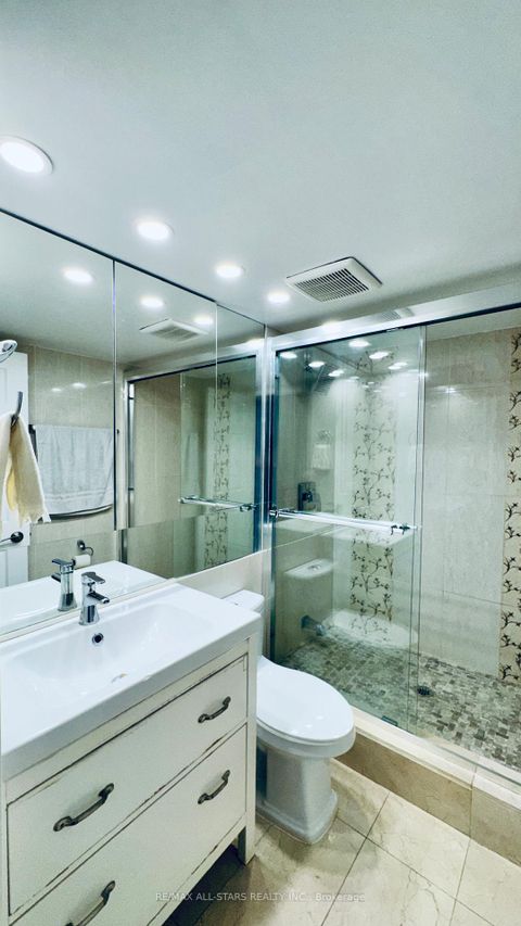 Photo 12 at 402 - 7601 Bathurst Street, Yorkhill, Vaughan