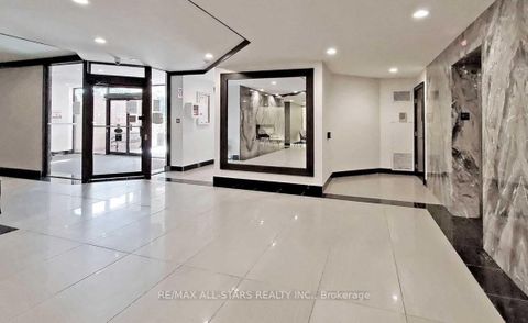 Photo 25 at 402 - 7601 Bathurst Street, Yorkhill, Vaughan