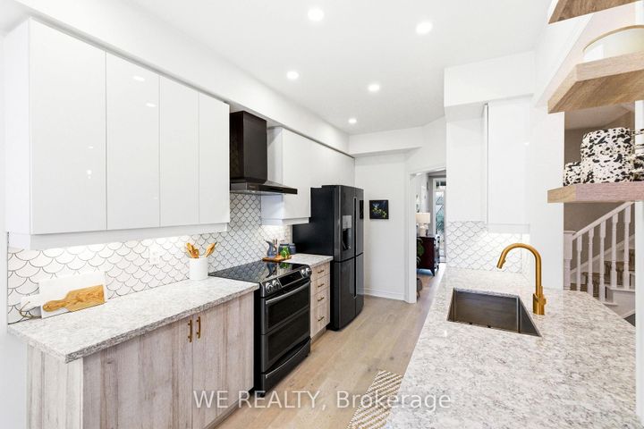 Photo 2 at 1911 Calvington Drive, Highbush, Pickering