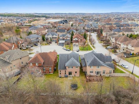 Photo 29 at 10 Fields Court, Bayview Northeast, Aurora