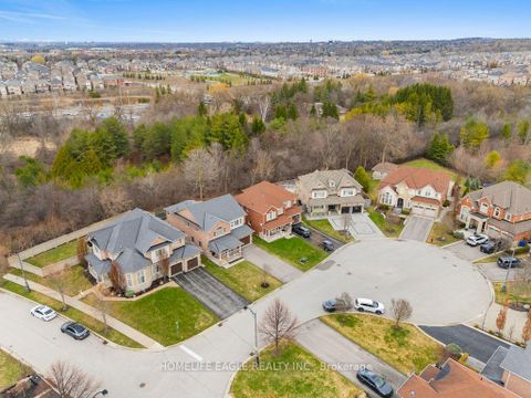 Photo 30 at 10 Fields Court, Bayview Northeast, Aurora