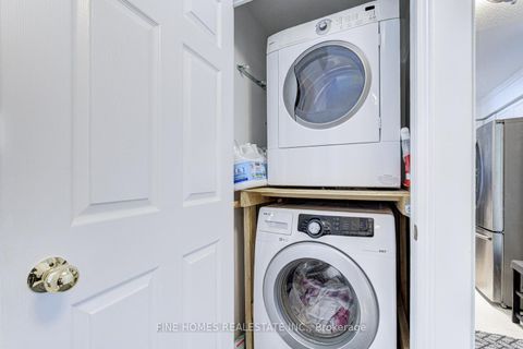 Photo 16 at PH102 - 1 Emerald Lane, Yorkhill, Vaughan