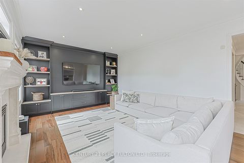 Photo 10 at 159 Jefferson Forest Drive, Jefferson, Richmond Hill