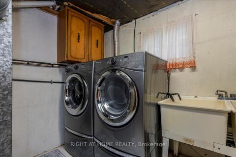 Photo 30 at 140 Orsi Drive, College Manor, Newmarket