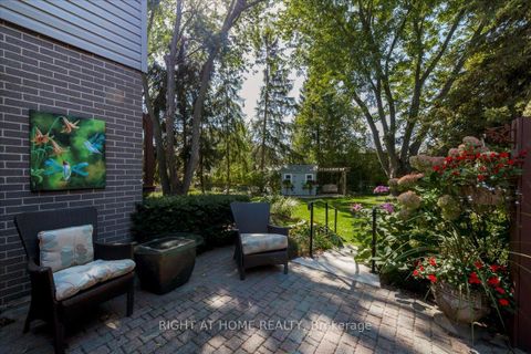 Photo 32 at 140 Orsi Drive, College Manor, Newmarket