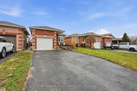 Photo 1 at 118 Benson Drive, Northwest, Barrie