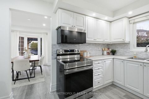 Photo 9 at 700 Mountjoy Court, Pinecrest, Oshawa