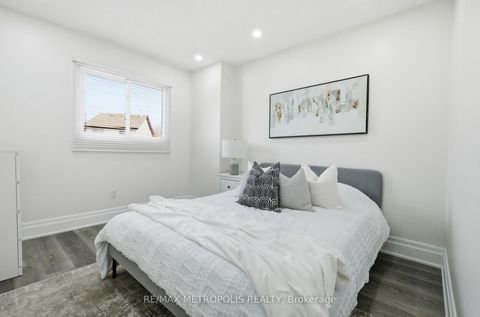 Photo 17 at 700 Mountjoy Court, Pinecrest, Oshawa