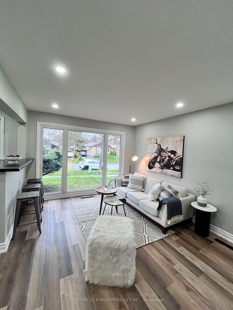 Photo 1 at 3 Botany Hill Road, Morningside, Toronto