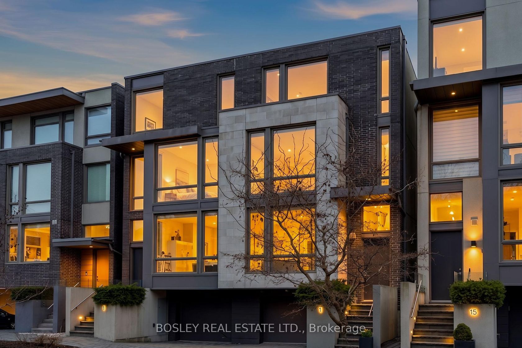 17 Vince Avenue, Woodbine Corridor, Toronto photo number 2