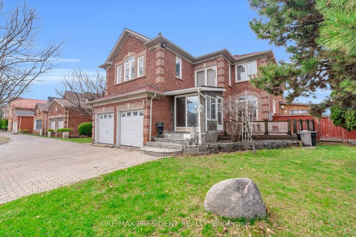 Photo 4 at 3211 Bloomfield Drive, Lisgar, Mississauga