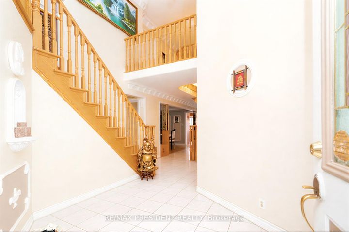 Photo 7 at 3211 Bloomfield Drive, Lisgar, Mississauga