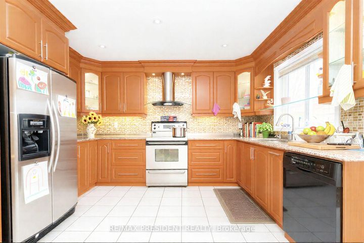 Photo 11 at 3211 Bloomfield Drive, Lisgar, Mississauga