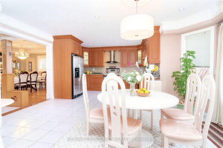 Photo 13 at 3211 Bloomfield Drive, Lisgar, Mississauga