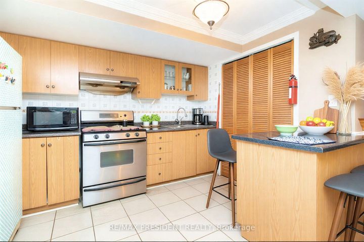 Photo 16 at 3211 Bloomfield Drive, Lisgar, Mississauga