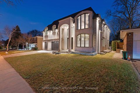Photo 1 at 95 Lord Seaton Road, Windfields, Toronto