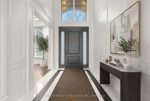 Photo 2 at 95 Lord Seaton Road, Windfields, Toronto