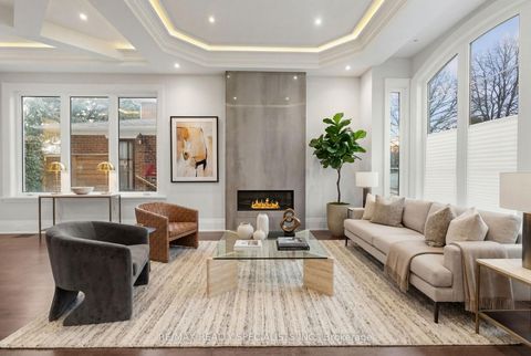 Photo 4 at 95 Lord Seaton Road, Windfields, Toronto