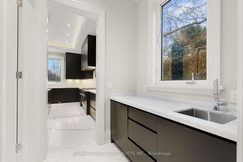 Photo 8 at 95 Lord Seaton Road, Windfields, Toronto