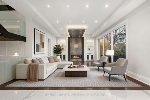 Photo 10 at 95 Lord Seaton Road, Windfields, Toronto