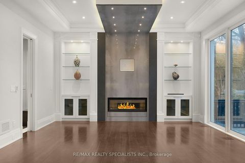 Photo 11 at 95 Lord Seaton Road, Windfields, Toronto